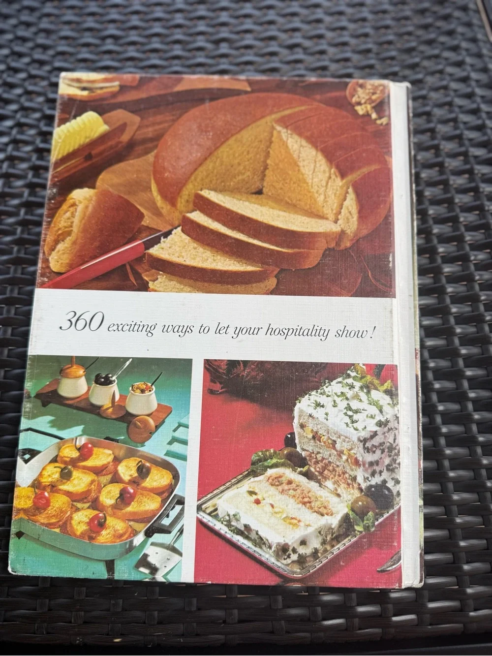 Vintage Better Homes And Gardens Homemade Bread Cook Book 1973 HC